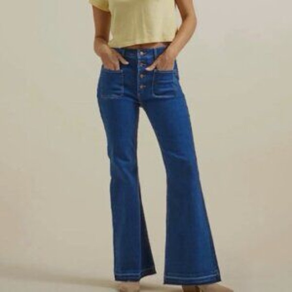 Wrangler Women's Wrangler Stretch Flare Western Style Jeans Size 26 - Picture 1 of 8